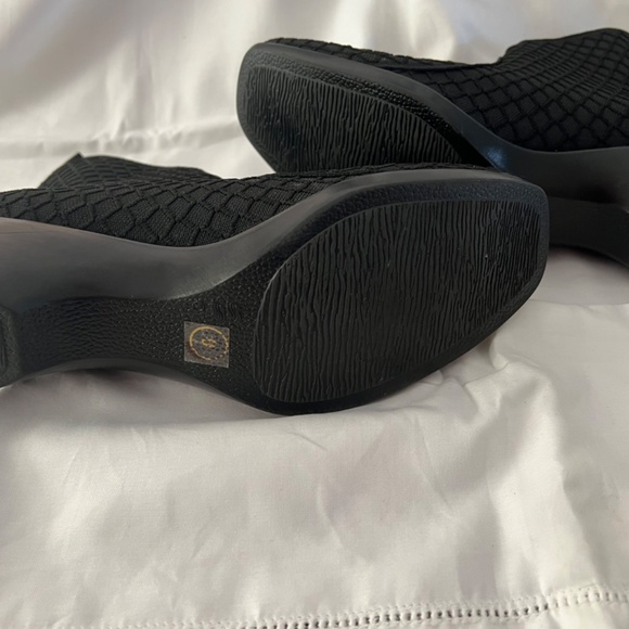 Charleston Shoe Company Ankle Boots (almost new) - Picture 8 of 11